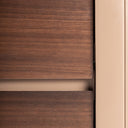 Cómoda de madera contrachapada y chapa de eucalipto en color marrón – detalle