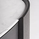 Cómoda de madera contrachapada y chapa de roble en color negro – detalle