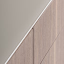 Cómoda de madera contrachapada y polipiel en color nogal – detalle