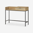 Consola rectangular de chapa de roble natural y patas de metal, 100 x 35 cm sobre fondo gris de estudio