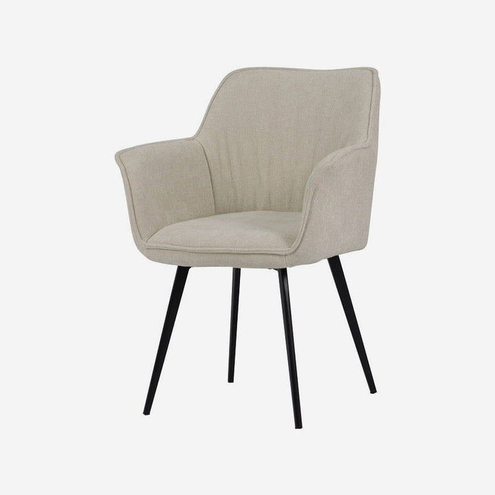 Silla tapizada en tela beige y patas de metal