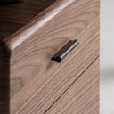 Escritorio de madera contrachapada en color marrón – detalle