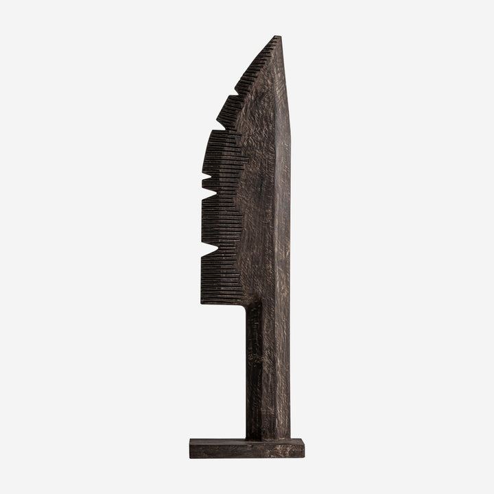 Escultura de madera de suar en color marrón de perfil dentado