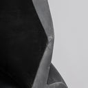 Escultura de madera de teca en color negro – detalle