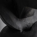 Escultura de madera de teca en color negro mate – detalle