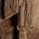 Escultura de madera tropical y piedra en color marrón envejecido – detalle