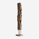 Escultura de suelo de madera recuperada en color marrón 30 x 165 cm