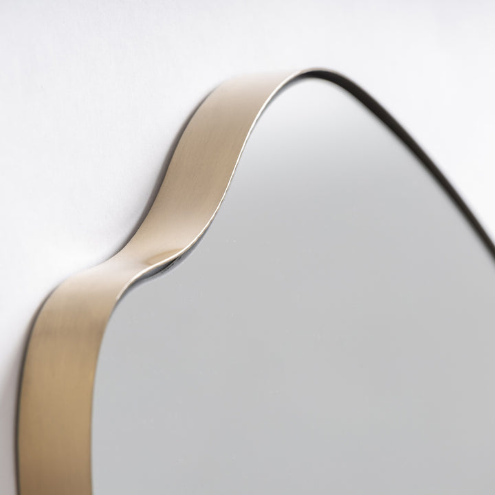Espejo de acero inoxidable y MDF – detalle