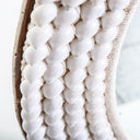 Espejo de cuerda y concha en color blanco – detalle