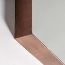 Espejo de hierro y MDF en color bronce 122 x 182 cm – detalle
