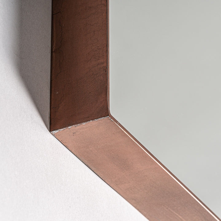 Espejo de hierro y MDF en color bronce 122 x 182 cm – detalle