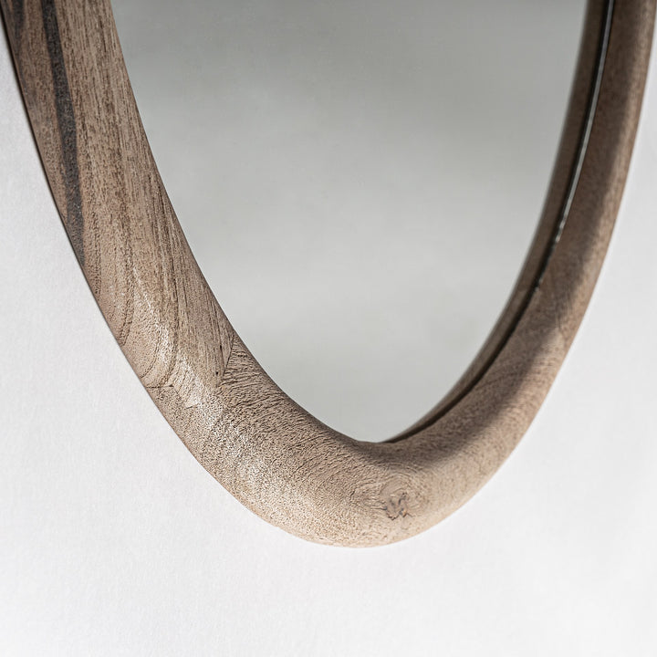 Espejo de madera de mango en color marrón claro – detalle