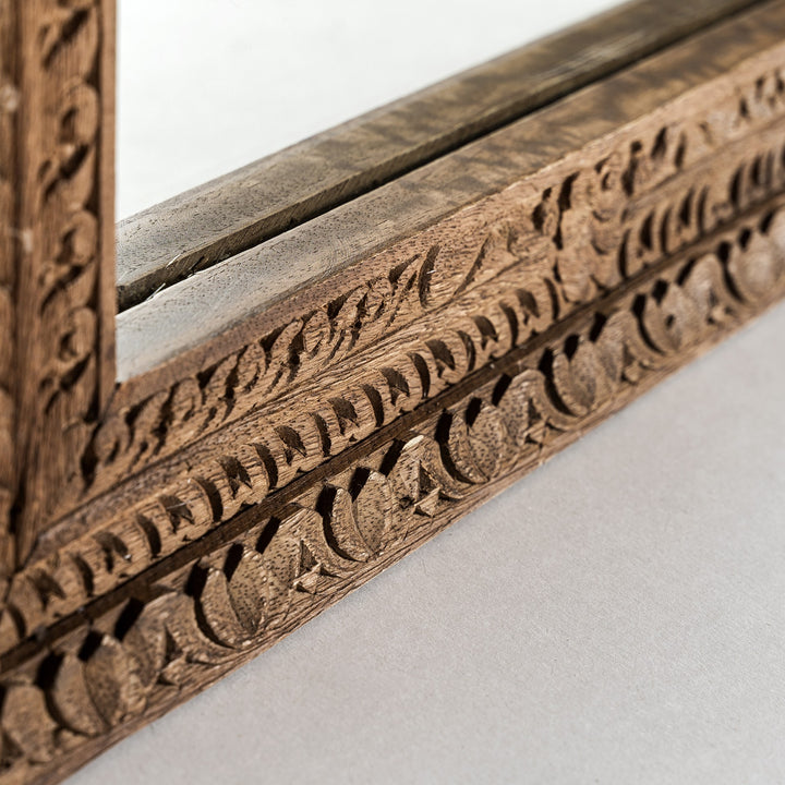 Espejo de madera de mango en color marrón natural – detalle