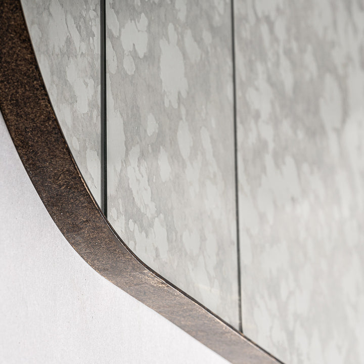 Espejo de MDF y hierro en color bronce – detalle