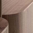 Estantería de chapa de nogal y MDF en color marrón – detalle