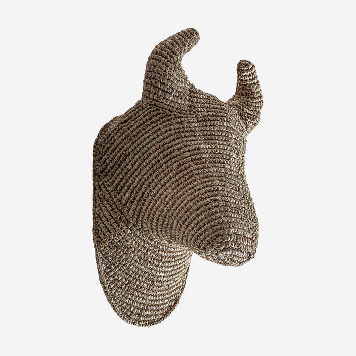 Figura decorativa de fibra natural en color marrón