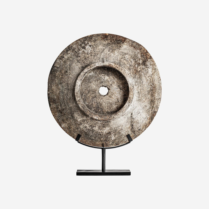 Figura decorativa de madera de suar y hierro en tonos marrones