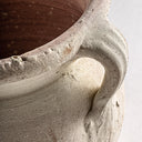Jarrón de arcilla en color crema envejecido – detalle