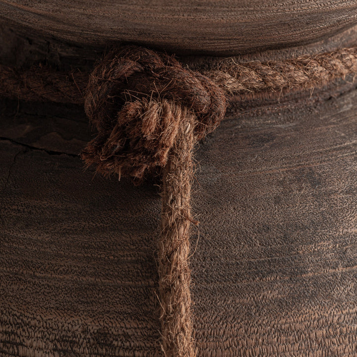 Jarrón de madera de teca reciclada en color marrón envejecido – detalle