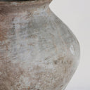 Jarrón de terracota en color gris envejecido – detalle