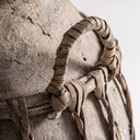 Jarrón de terracota en tonos marrones 45 x 47 cm – detalle