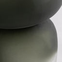 Jarrón de vidrio en color blanco de dos cuerpos – 25 x 25 x 43 cm – detalle