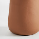 Jarrón de vidrio en color chocolate – detalle