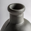 Jarrón de vidrio en color gris mate – detalle