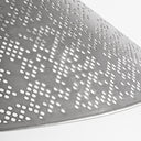 Lámpara colgante de acero en color plata de líneas contemporáneas – detalle
