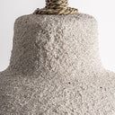 Lámpara colgante de madera de suar en color beige de líneas contemporáneas – detalle
