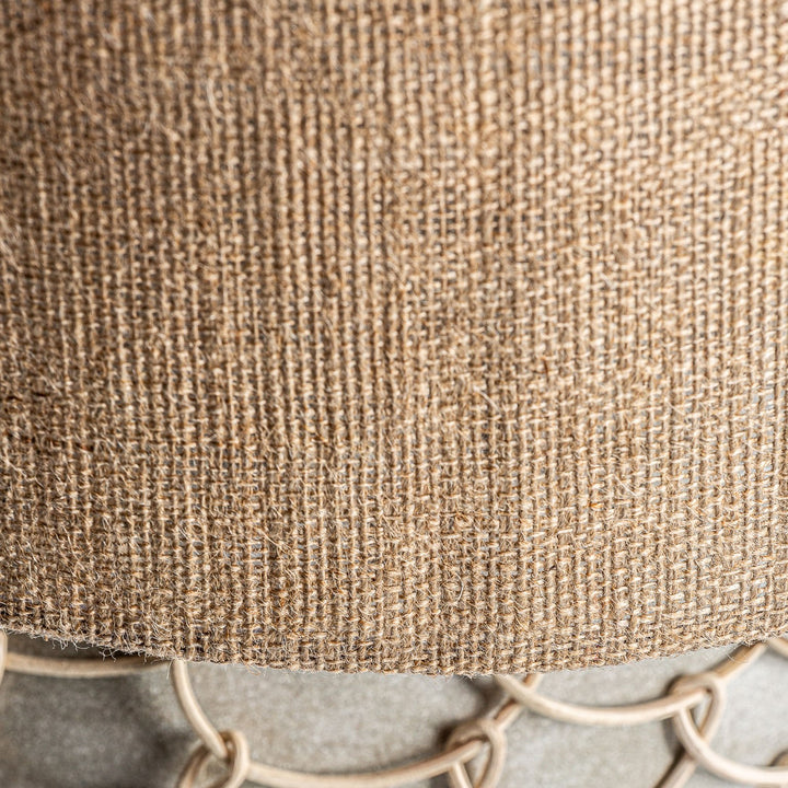 Lámpara de mesa de cemento y ratán en color gris – detalle