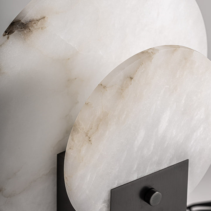 Lámpara de mesa de hierro y piedra en color negro – detalle