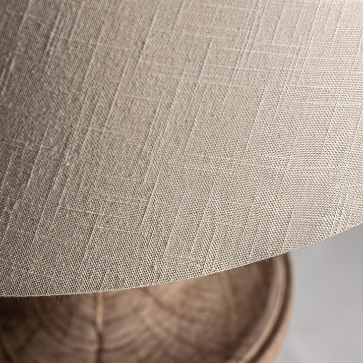 Lámpara de mesa de madera de mango y algodón en color marrón 50 x 94 cm – detalle