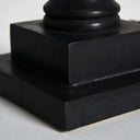 Lámpara de mesa de madera de mango y algodón en color negro 45 x 72 cm – detalle