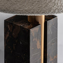 Lámpara de mesa de mármol y hierro – detalle
