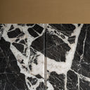 Lámpara de mesa de mármol y hierro en color negro veteado – detalle