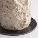 Lámpara de mesa de mármol y latón en color blanco 30 x 85 cm – detalle