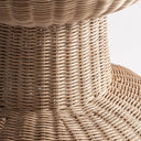 Lámpara de pie de ratán en color marrón claro de estilo boho – detalle
