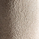 Lámpara de pie de resina y hierba marina en color crema – detalle