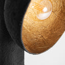 Lámpara de pie de resina y metal en color negro – 30 x 33 x 120 cm – detalle