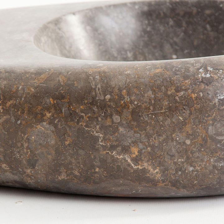 Lavabo de piedra en color gris 56 x 40 x 14 cm – detalle