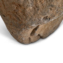 Lavabo de piedra en color marrón envejecido – detalle