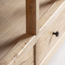Librería modular de madera de olmo reciclado en color marrón claro – detalle