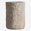 Macetero de cemento y fibra de vidrio en color blanco roto – 50 x 50 x 70 cm
