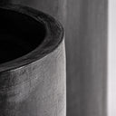 Macetero de fibra de vidrio en color negro (juego de 2) – detalle