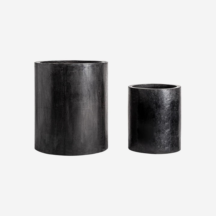 Macetero de fibra de vidrio en color negro (juego de 2)