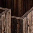 Macetero de madera recuperada en color marrón (juego de 2) – detalle