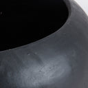 Macetero de terracota en color negro – detalle