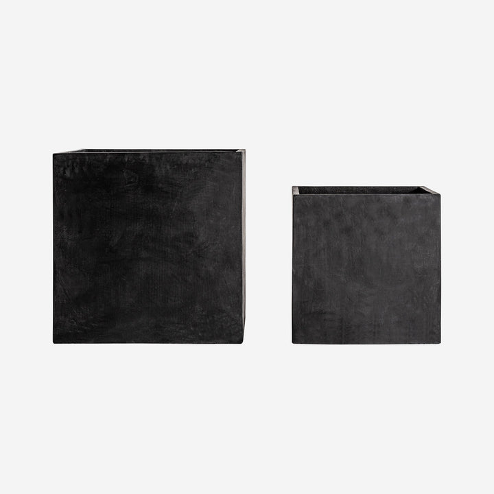Macetero de terracota en color negro 70 x 66 cm (juego de 2)