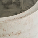 Macetero de terrazo en color blanco roto – detalle